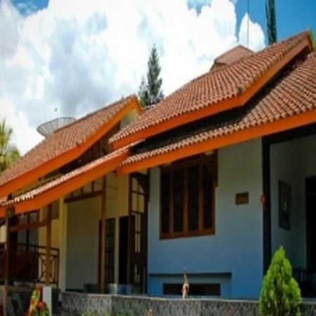 Ever Green Village Puncak Exterior photo