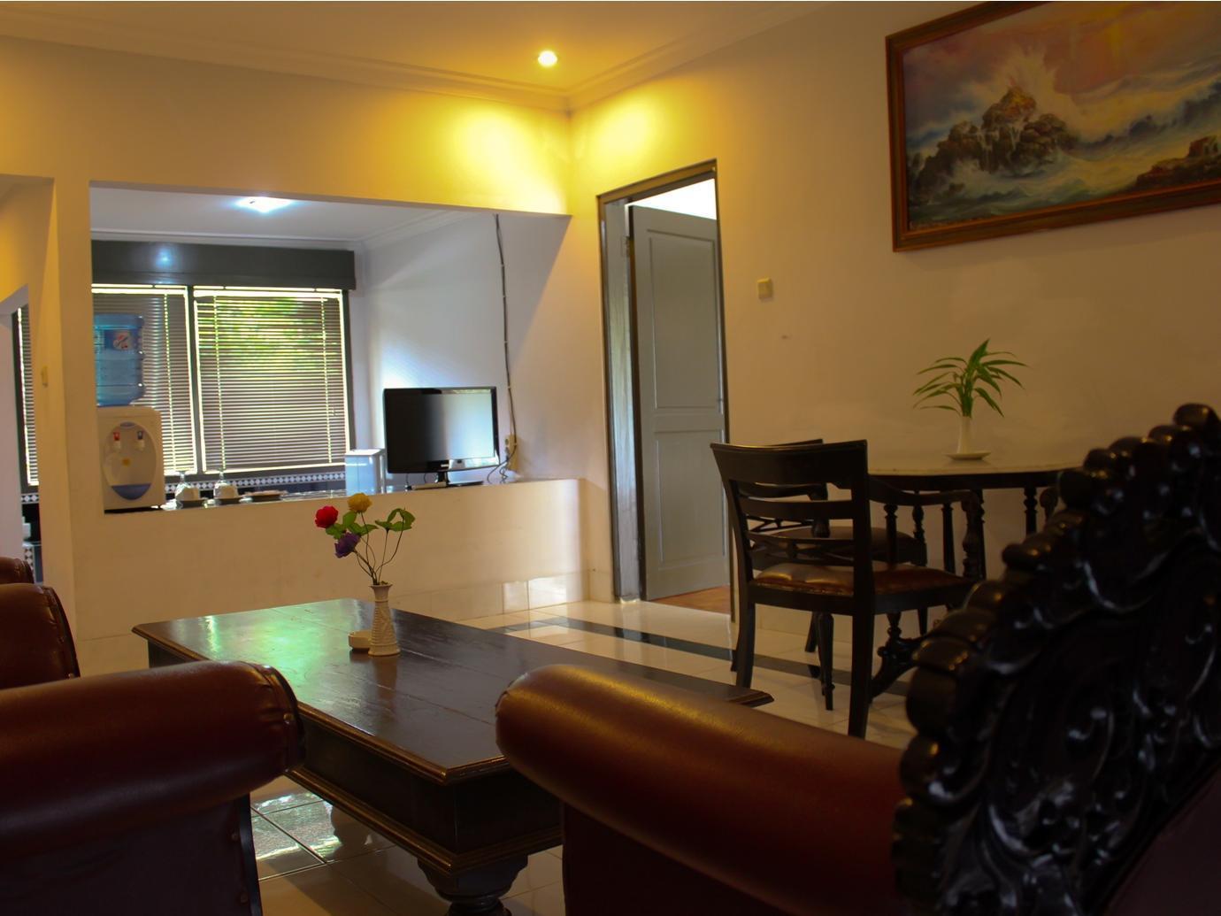 Ever Green Village Puncak Exterior photo